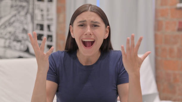 دکتر ویدا بنیادی درمانگر بیش فعالی و نقص توجه در بزرگسالان